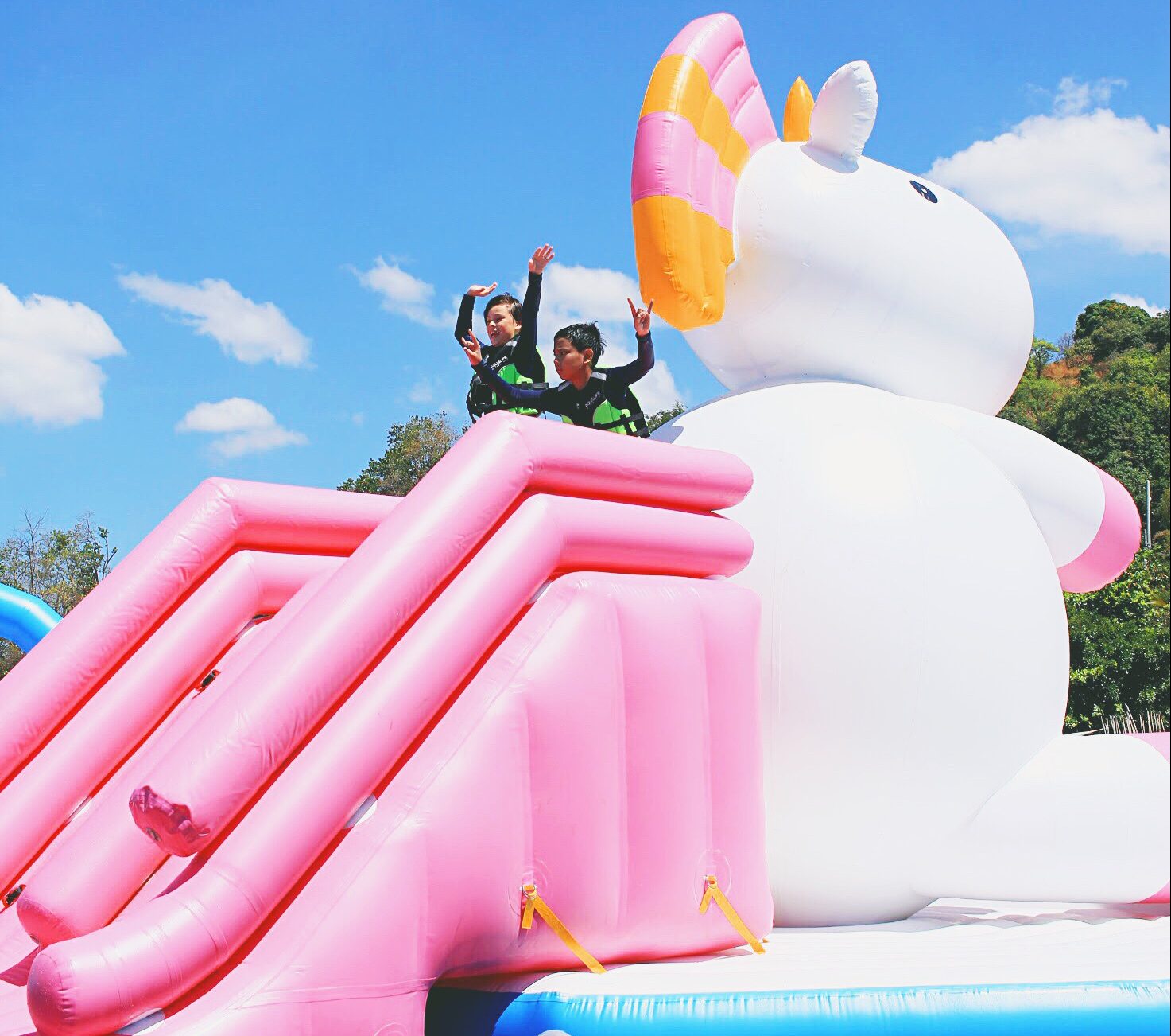 The Inflatable Island en Filipinas.