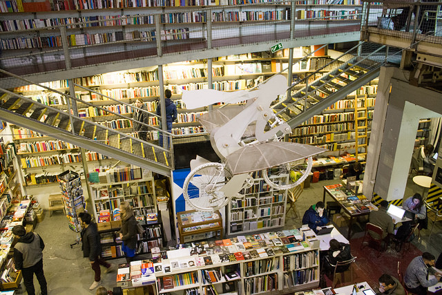 Ler Devagar, una de las librerías más singulares