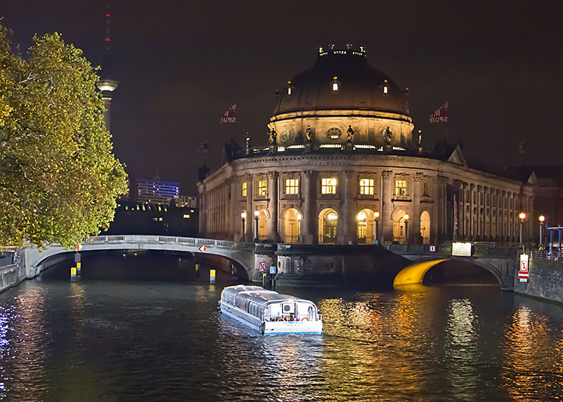 Museo Bode por la noche