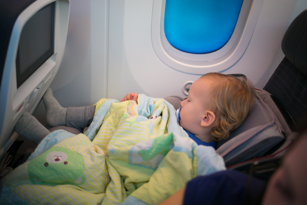 Niño en un avión