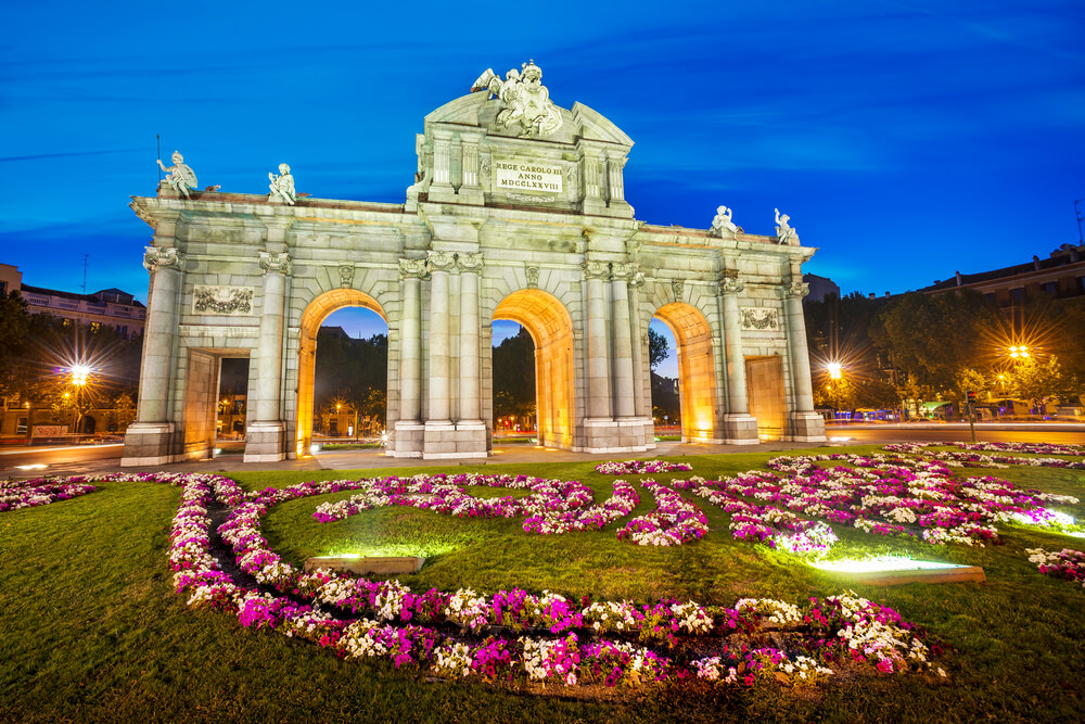 Puerta de Alcalá de Madrid de noche