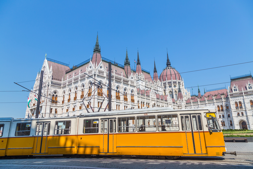 Tranvía en la capital de Hungría