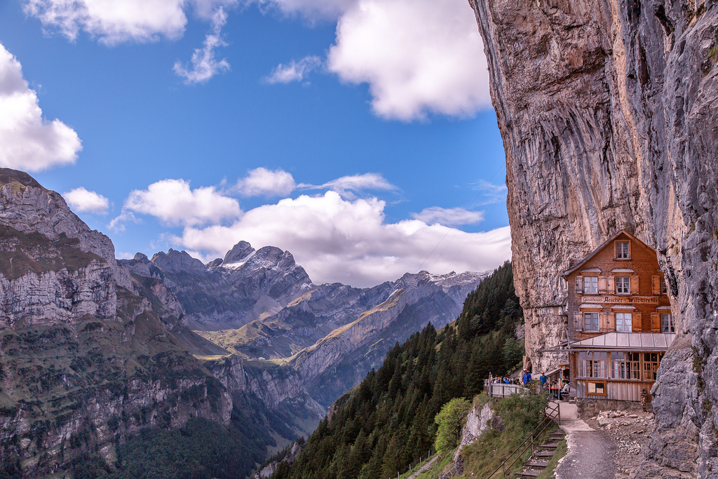 Aescher, uno de los hoteles más especiales del mundo