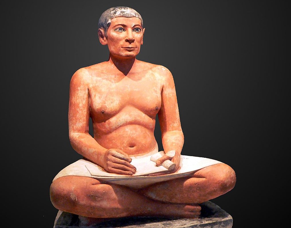 Escriba sentado en el Louvre