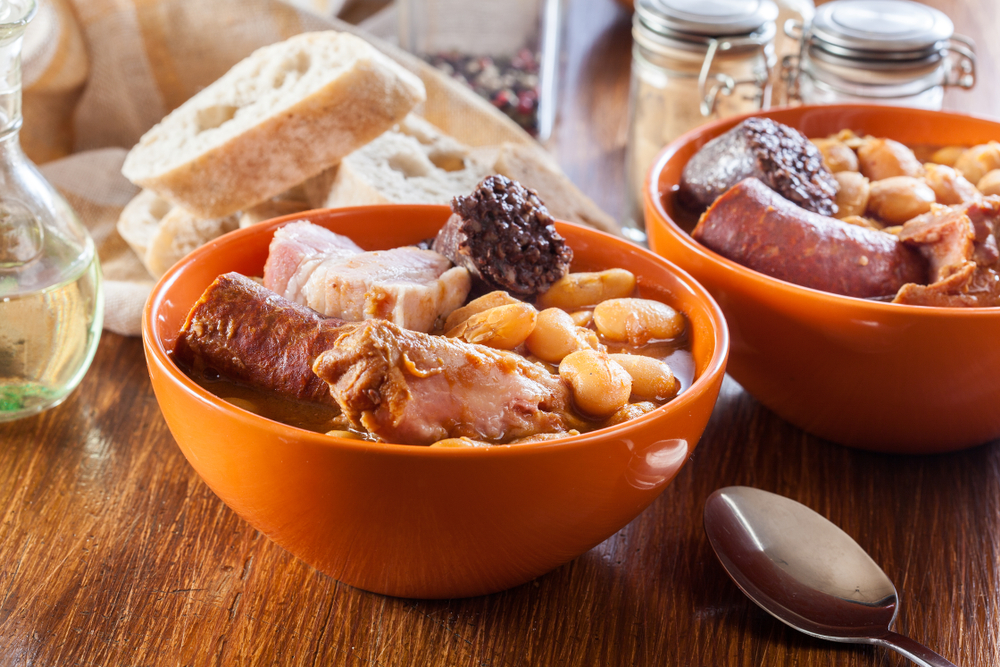 Plato de fabada típica de Asturias