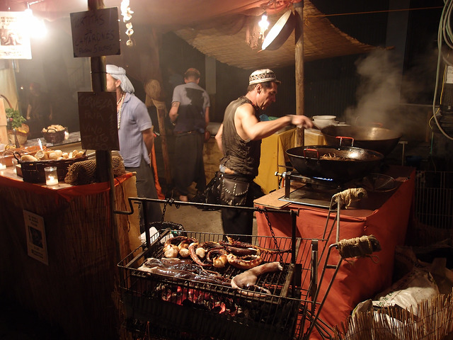 Mercadillo en el Festival de la Luna Mora en Guaro