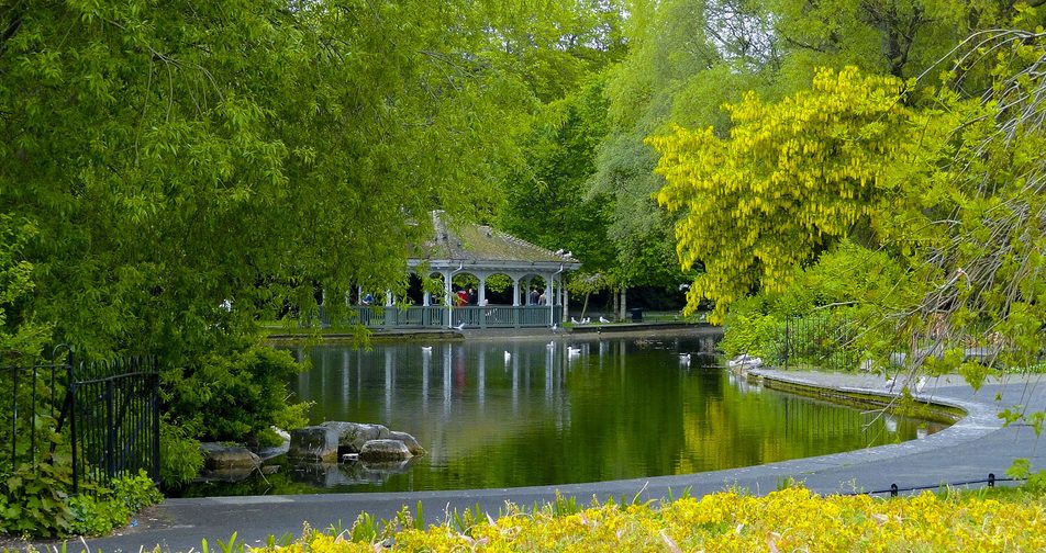 Parque Saint Stephens en un recorrido por Dublín