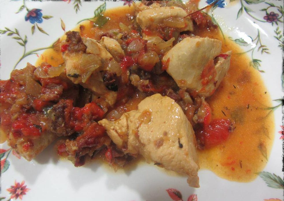 Pollo al chilindrón, uno de los platos típicos de Zaragoza