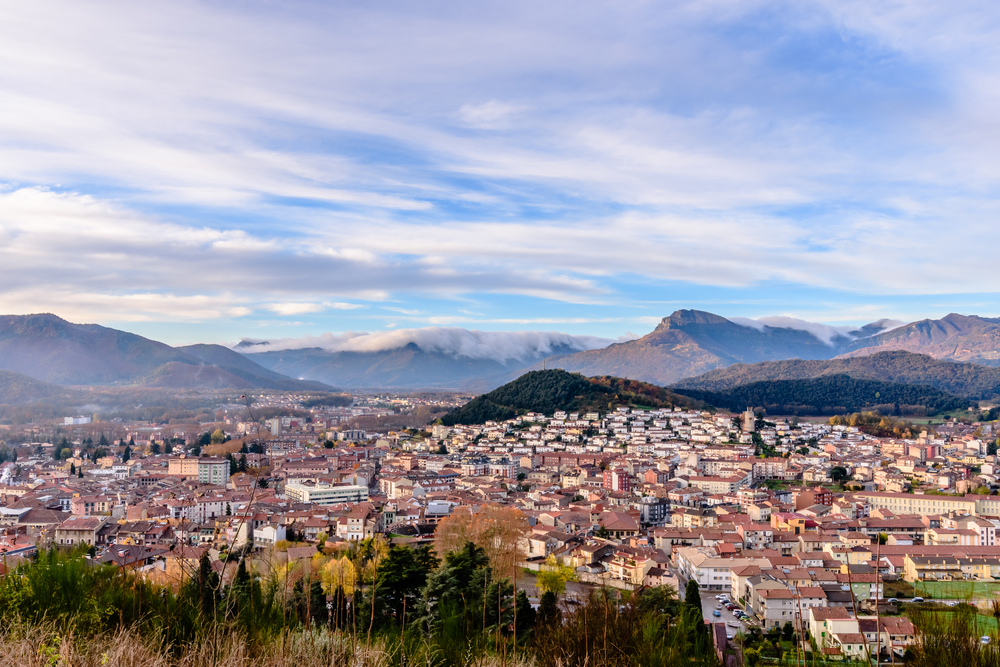 Vista de Olot desde el volcán de Montsacopa