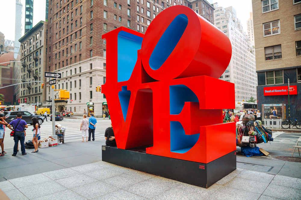 Escultura love en Nueva York, uno de los lugares para hacer fotos increíbles