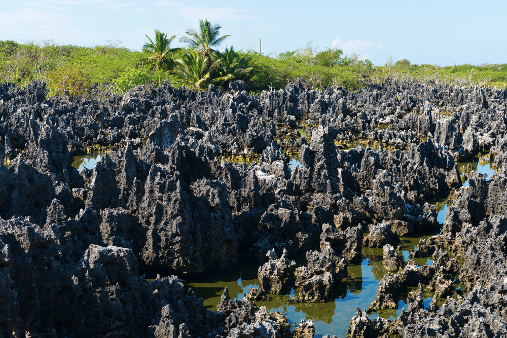 Paisaje de Hell en las islas Caimán