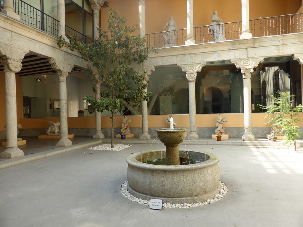 Patio renacentista del Museo de San Isidro
