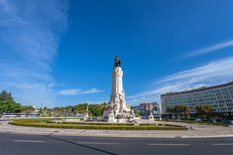 La plaza del Marqués de Pombal, una de las más importantes de Lisboa