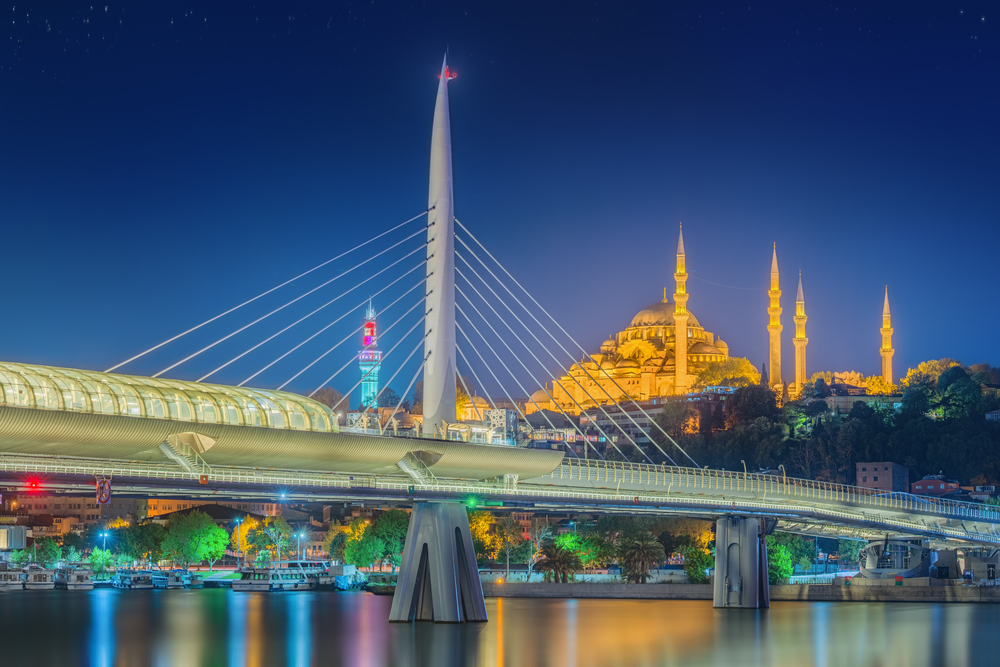 Puente Atatürk en el Bósforo