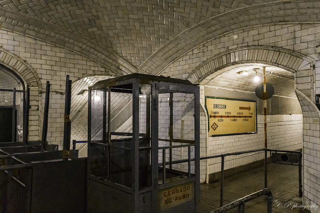 Taquillas de la estación de metro de Chamberí