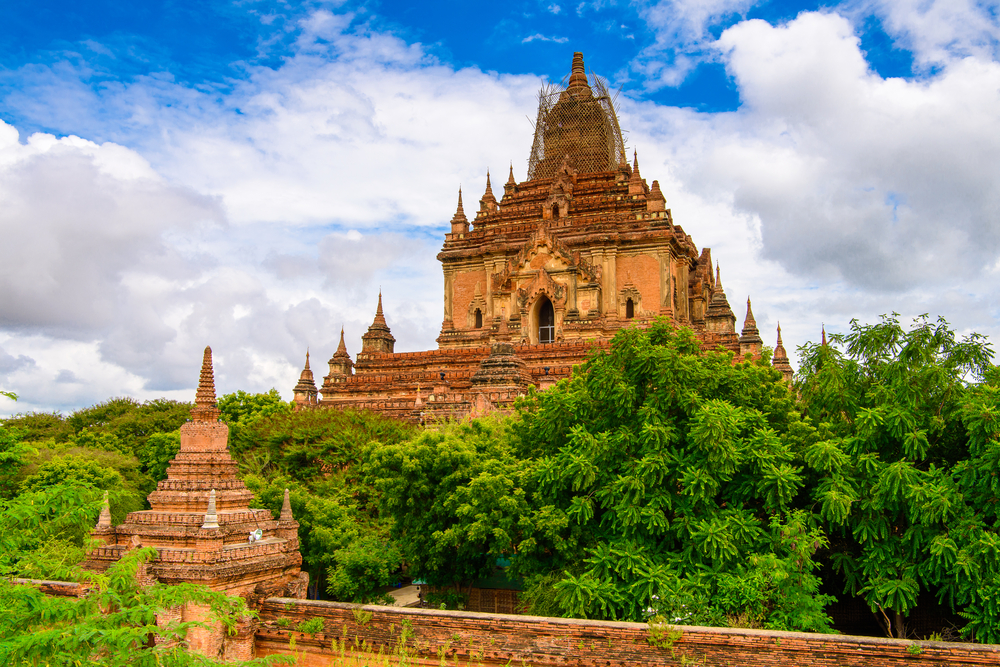 Vista de Htilominlo Guphaya, uno de los templos de Bagan más bonitos