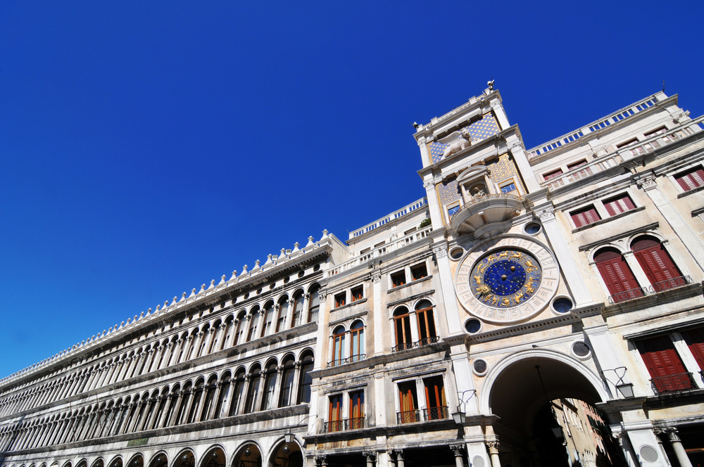 Reloj de la Torre dell'Orologio en Venecia