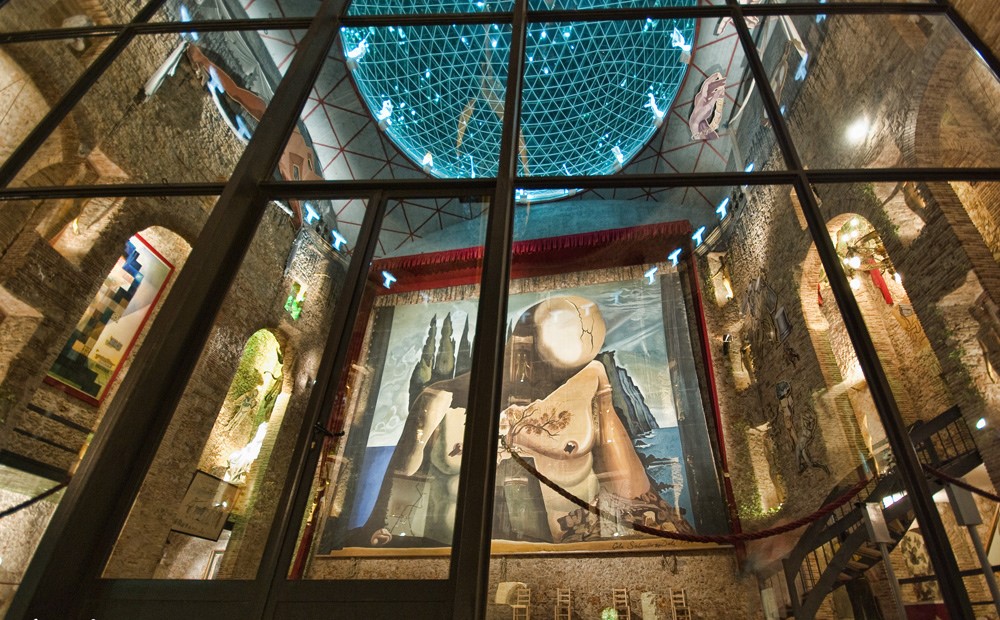 Escenario del Teatro-Museo Dalí