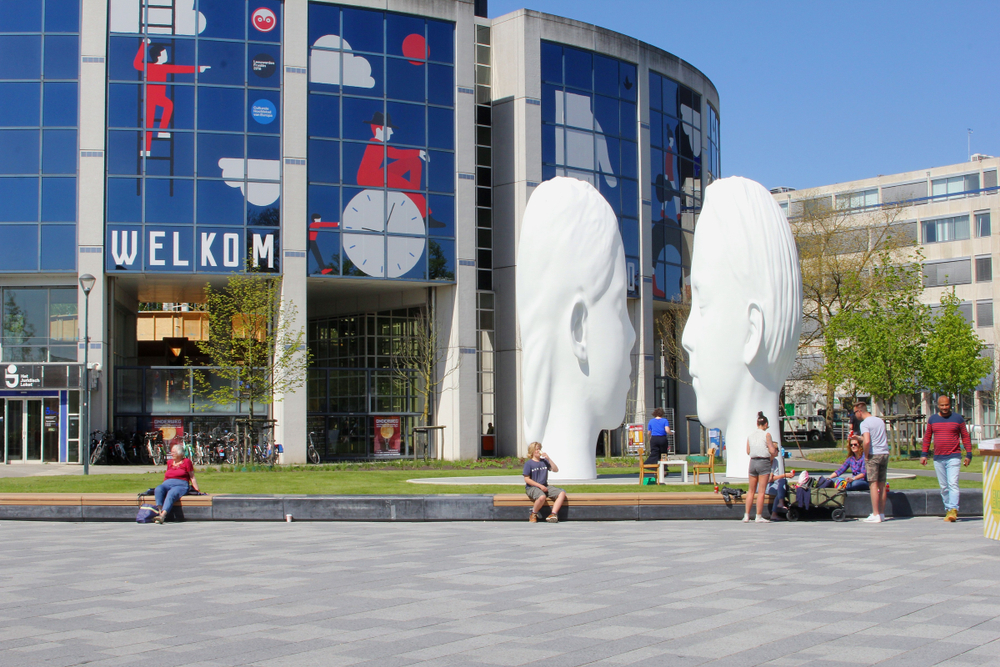 Esculturas de Jaume Plensa en Leeruwarden