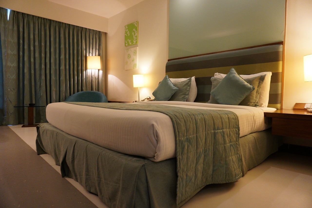 Cama en un alojamiento hotelero