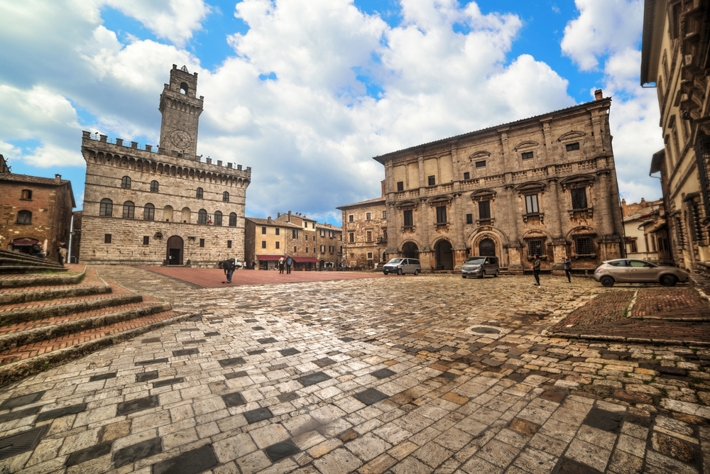 Piazza Grande de Montepulciano en la Toscana