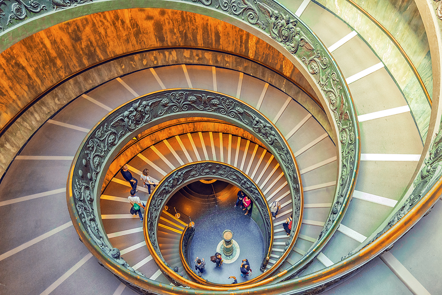 La escalera de Bramante es una de las bellezas de los Museos Vaticanos.