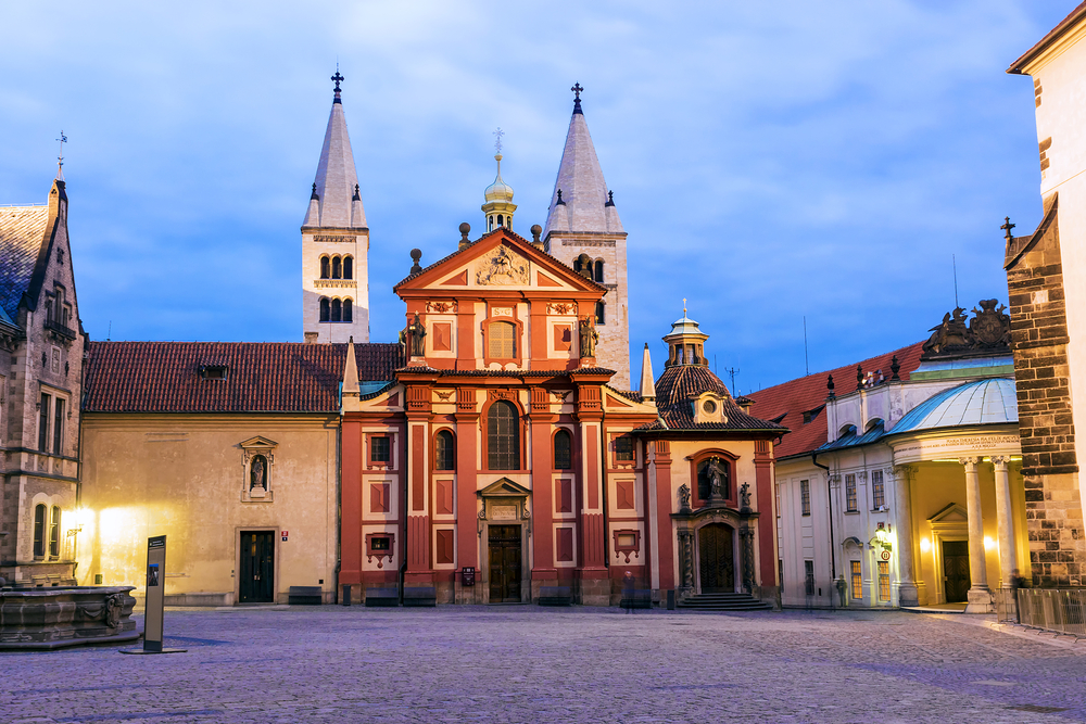 Basílica de San Jorge, para da al visitar el Castillo de PRaga