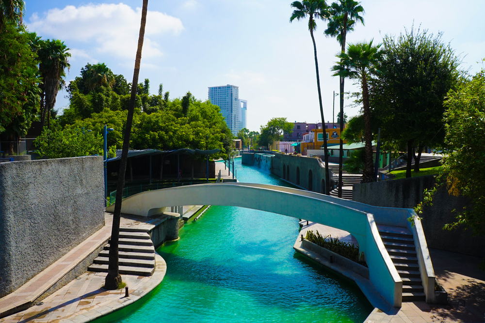 Canal de Santa Lucía en Monterrey