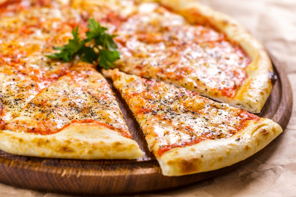Plato de pizza, típica de la gastronomía mediterránea