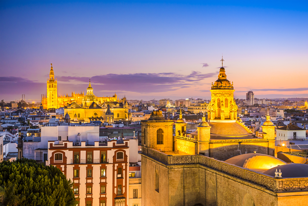La noche en Sevilla: descubre el embrujo de la ciudad