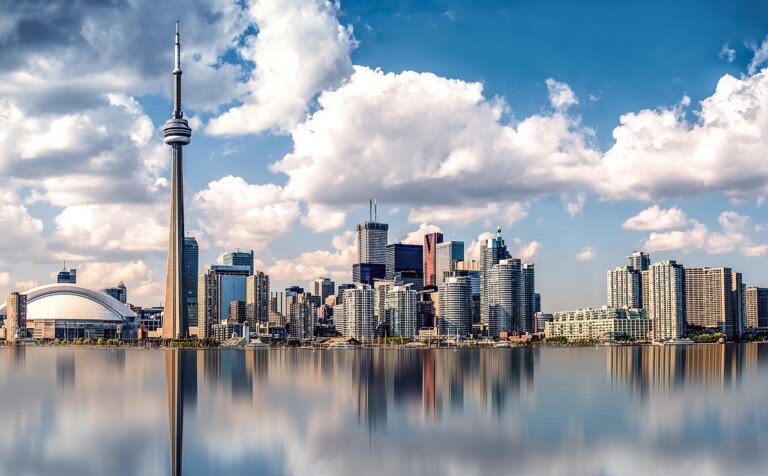 Torre CN: disfruta de Toronto a vista de pájaro