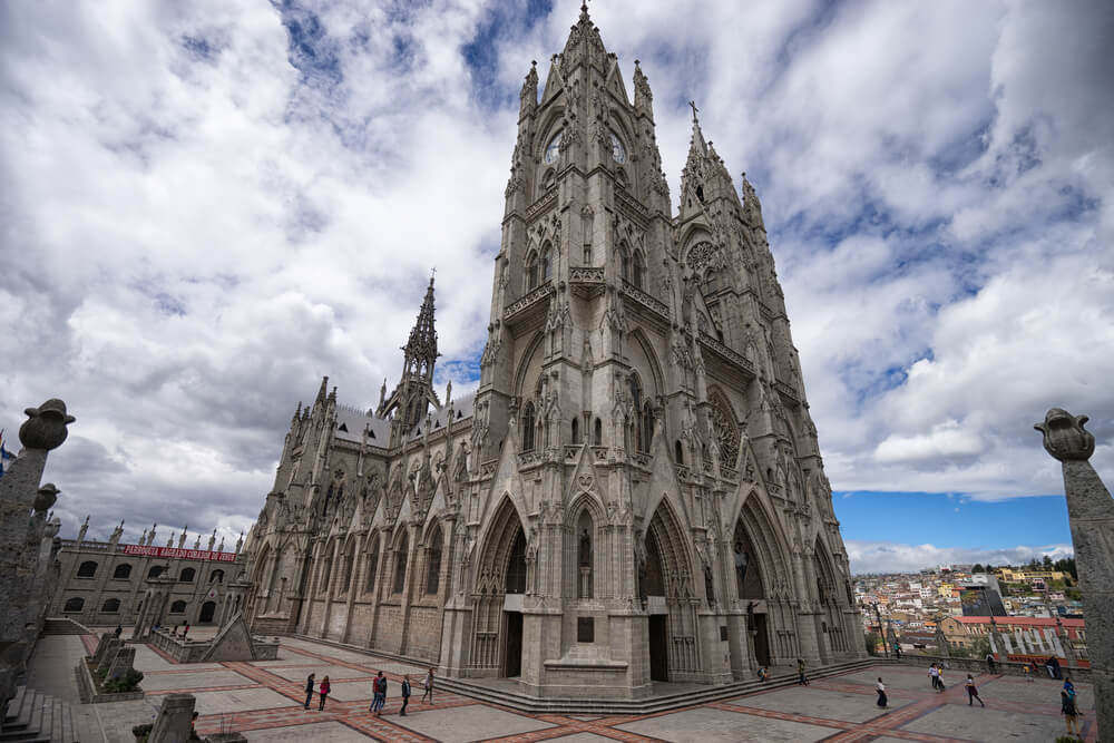 Basílica del Voto Nacional en Quito