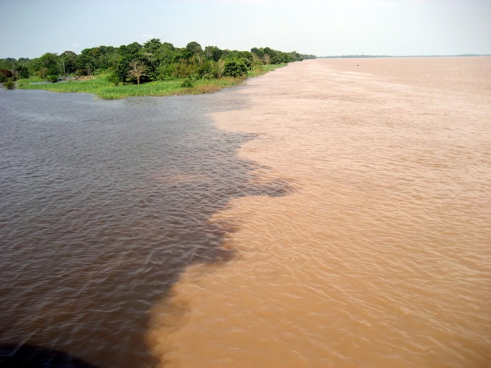 Encuentro de las Aguas en la Amazonía