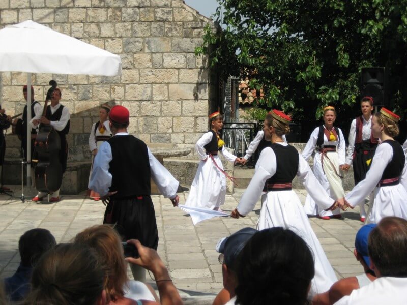 Festival folclórico en Cilipi 