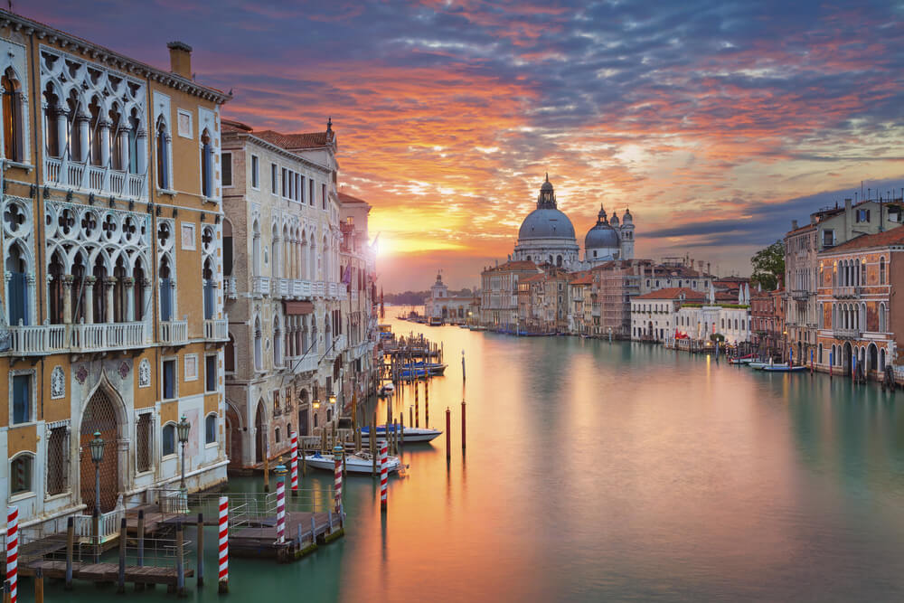 Gran Canal y Santa Maria della Salute en Venecia