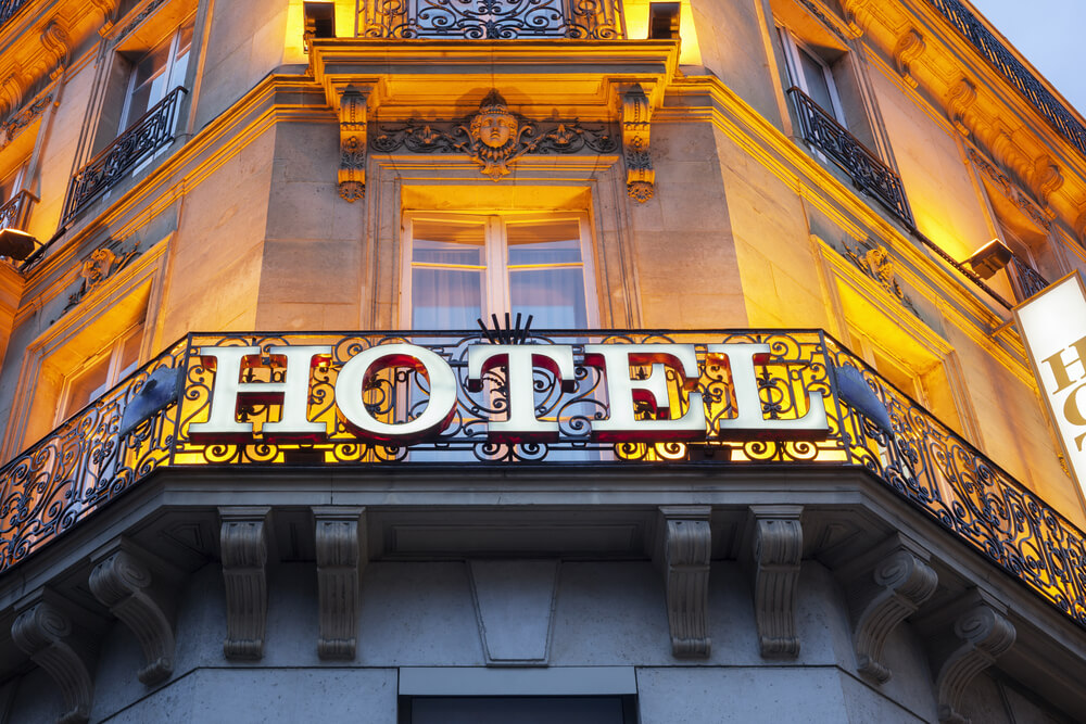 Cartel de un hotel