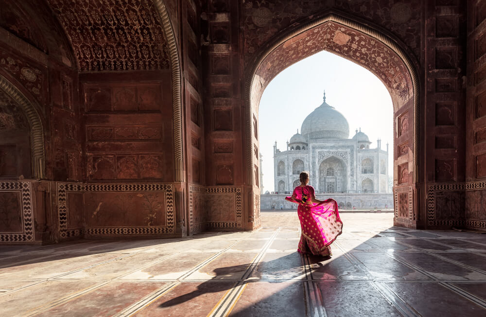 Mujer en el Taj Mahal