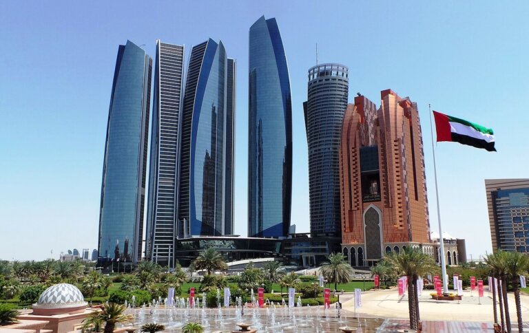 Abu Dabi en Emiratos Árabes, descubre la nueva Dubái