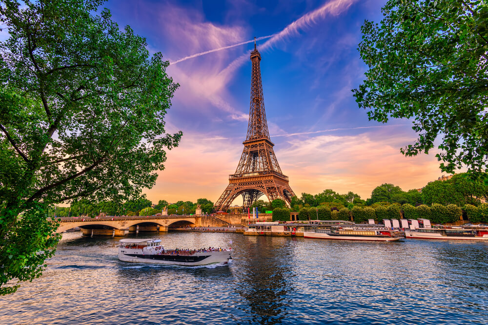 Torre Eiffel y río Sena, uno de los ríos de Europa más conocidos