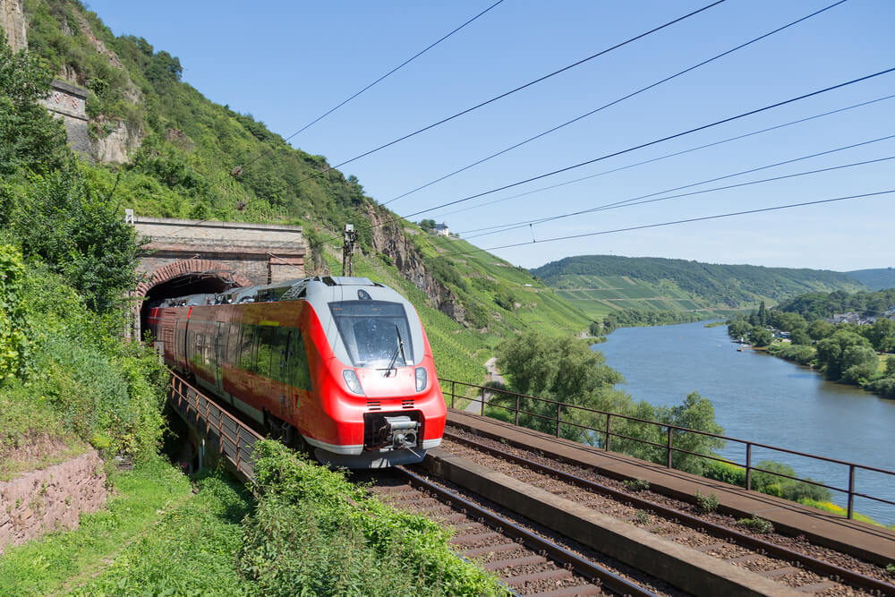 Viajar en tren por Europa, Línea ferroviaria en Almania