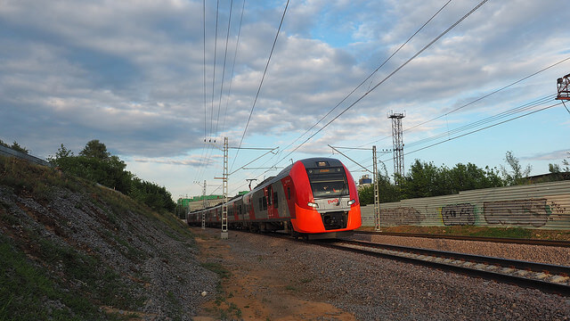 Tren de la línea MCK en Rusia