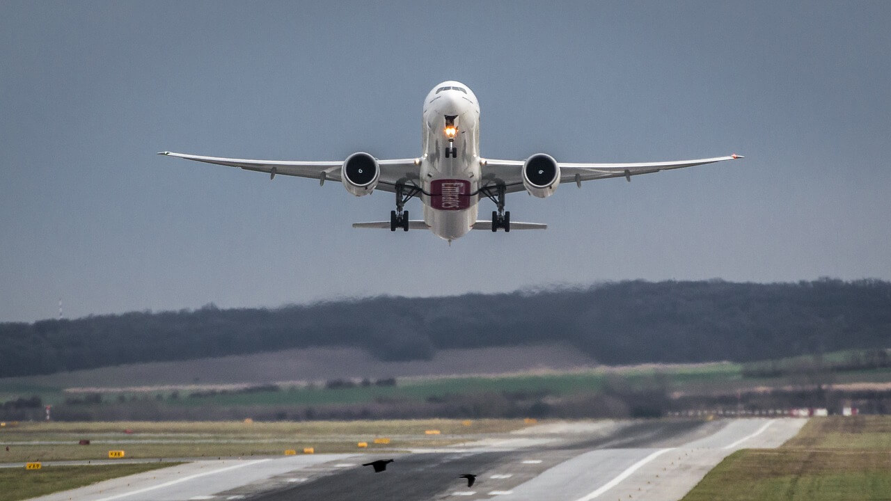 Avión despegando