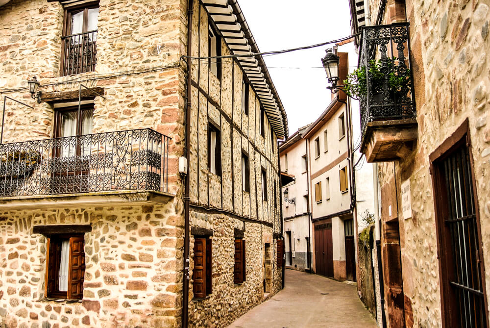 Calle del pueblo de Ezcaray