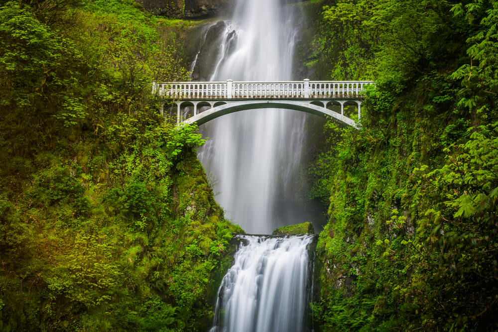 Puente sobre las cataratas Multnomah