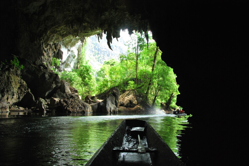 Cueva Kong Lor en Laos