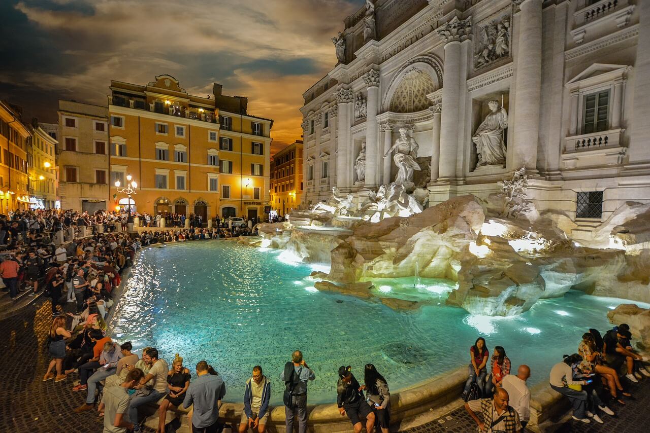 Fontana di Trevi por la noche