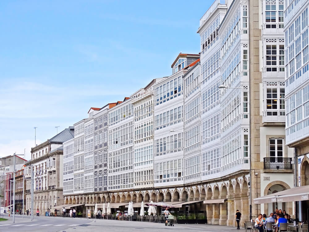 Galerías acristaladas típicas de A Coruña