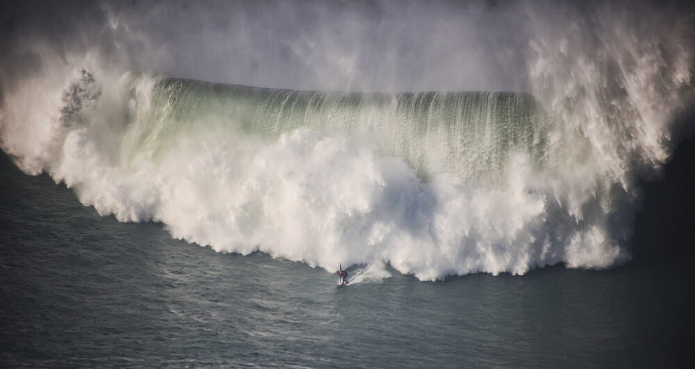 Gran Ola en Nazaré