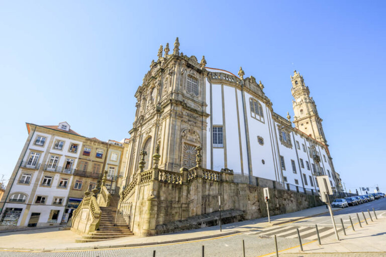 Conoce la iglesia de los Clérigos en Oporto