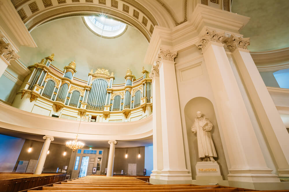 Interior de la catedral luterana de Helsinki